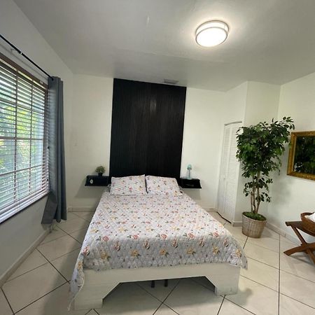 Private Suite Next To Calle Ocho マイアミ エクステリア 写真