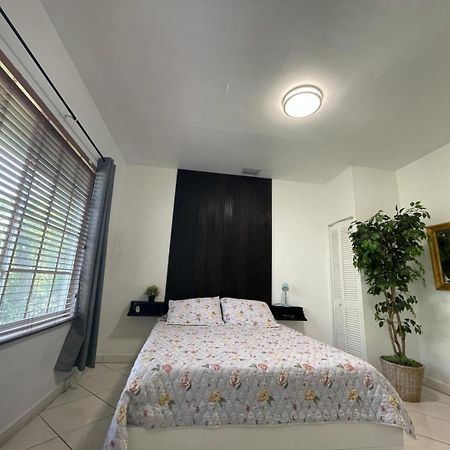 Private Suite Next To Calle Ocho マイアミ エクステリア 写真