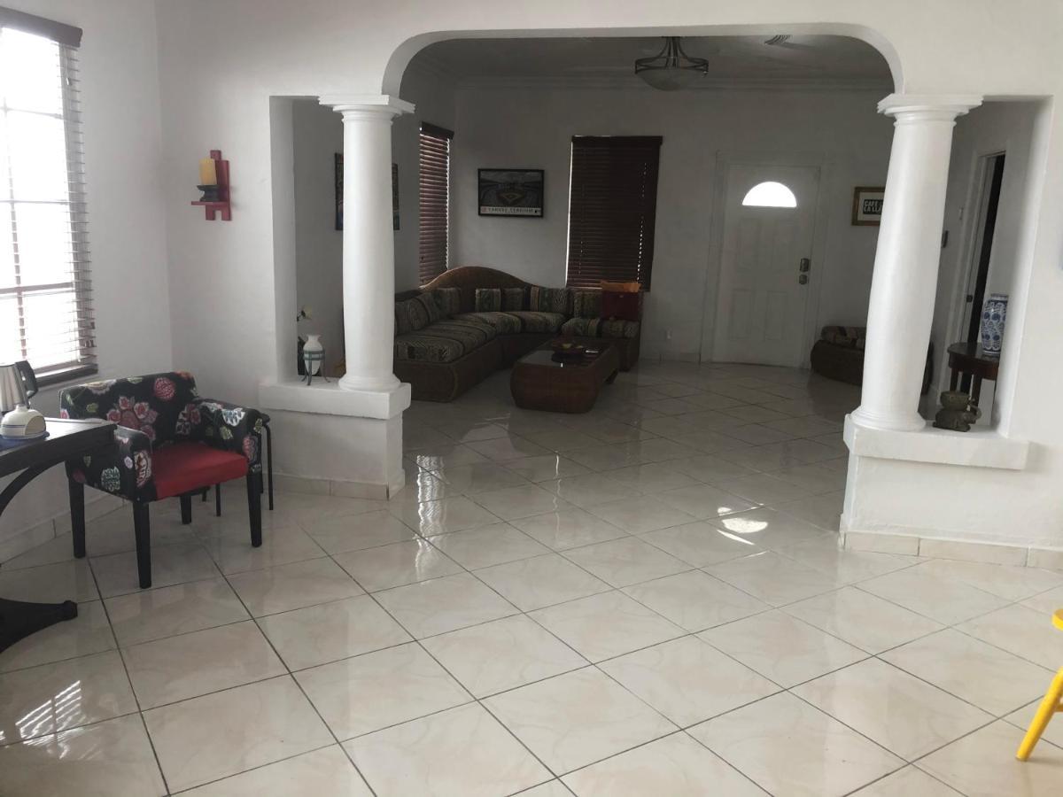 Private Suite Next To Calle Ocho マイアミ エクステリア 写真