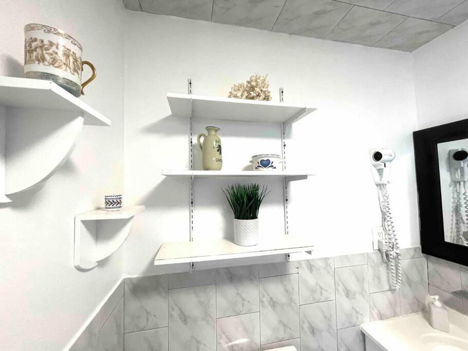 Private Suite Next To Calle Ocho マイアミ エクステリア 写真