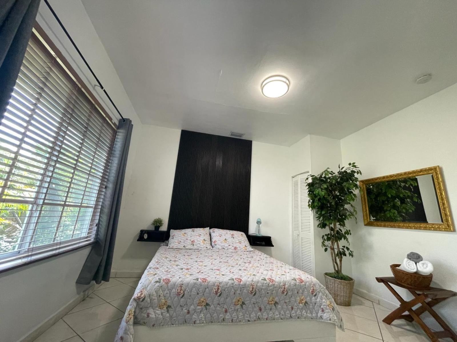 Private Suite Next To Calle Ocho マイアミ エクステリア 写真