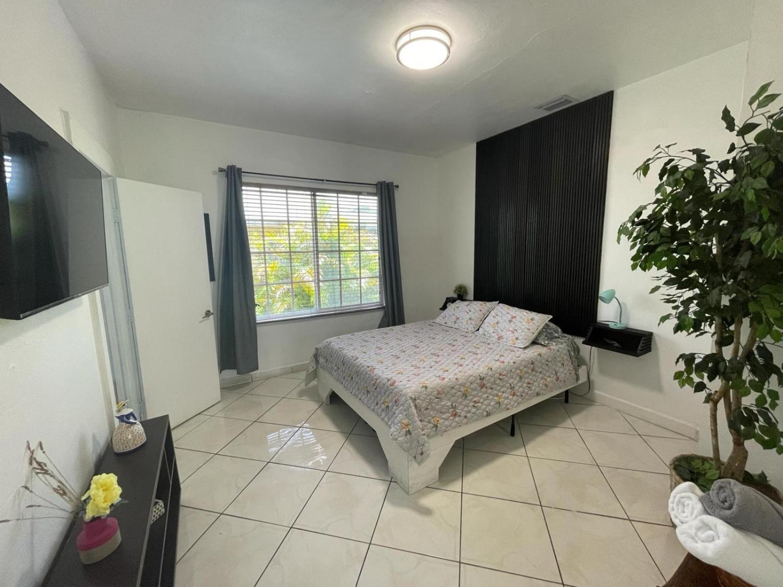 Private Suite Next To Calle Ocho マイアミ エクステリア 写真