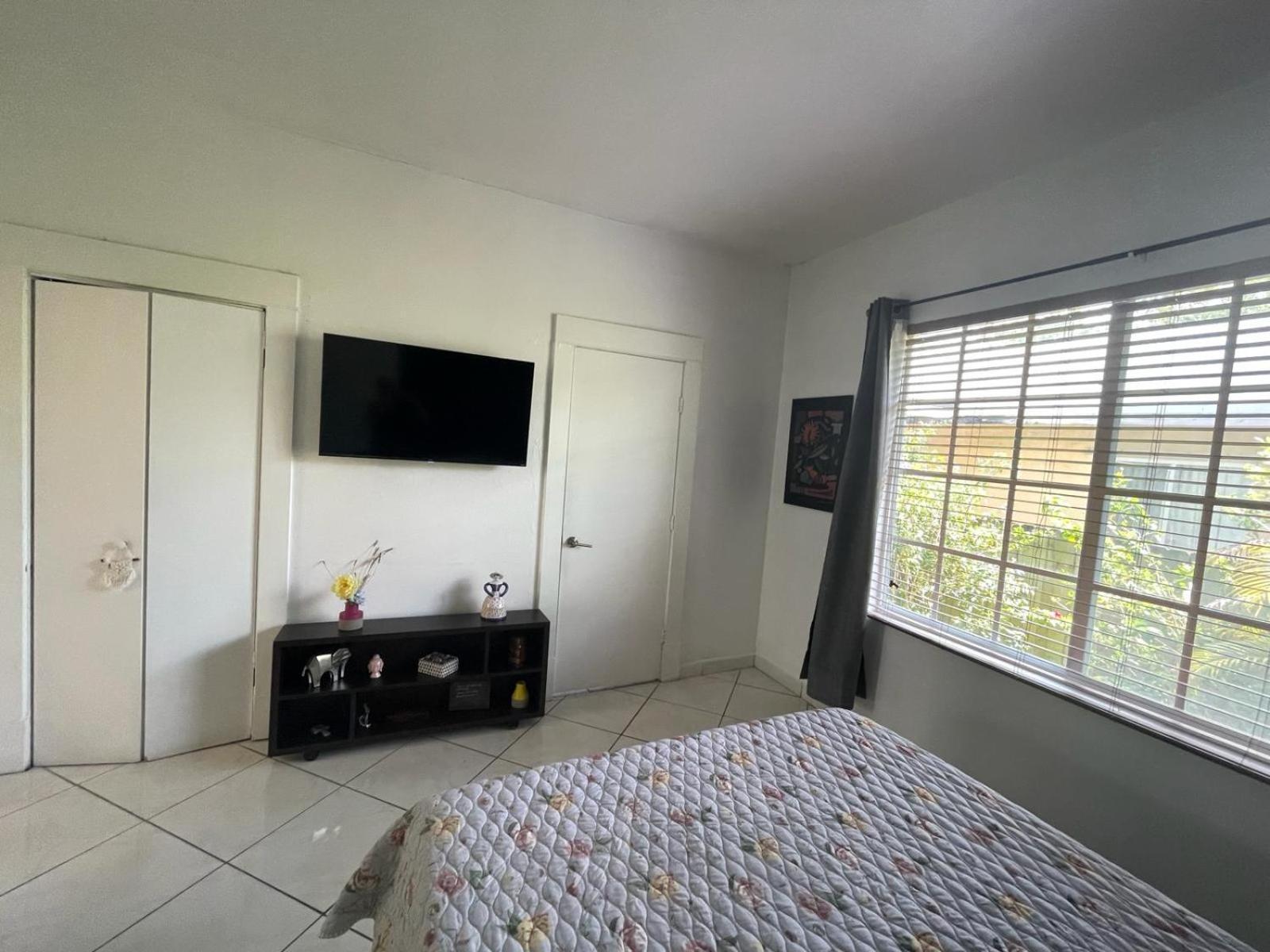 Private Suite Next To Calle Ocho マイアミ エクステリア 写真