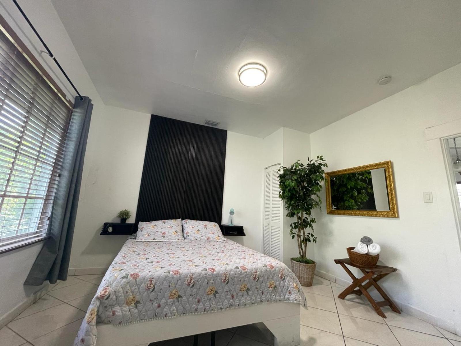 Private Suite Next To Calle Ocho マイアミ エクステリア 写真